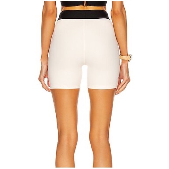 LE ORE Corso Crossover Biker Short in Canvas & Black
Le ORE large - Picture 3 of 8